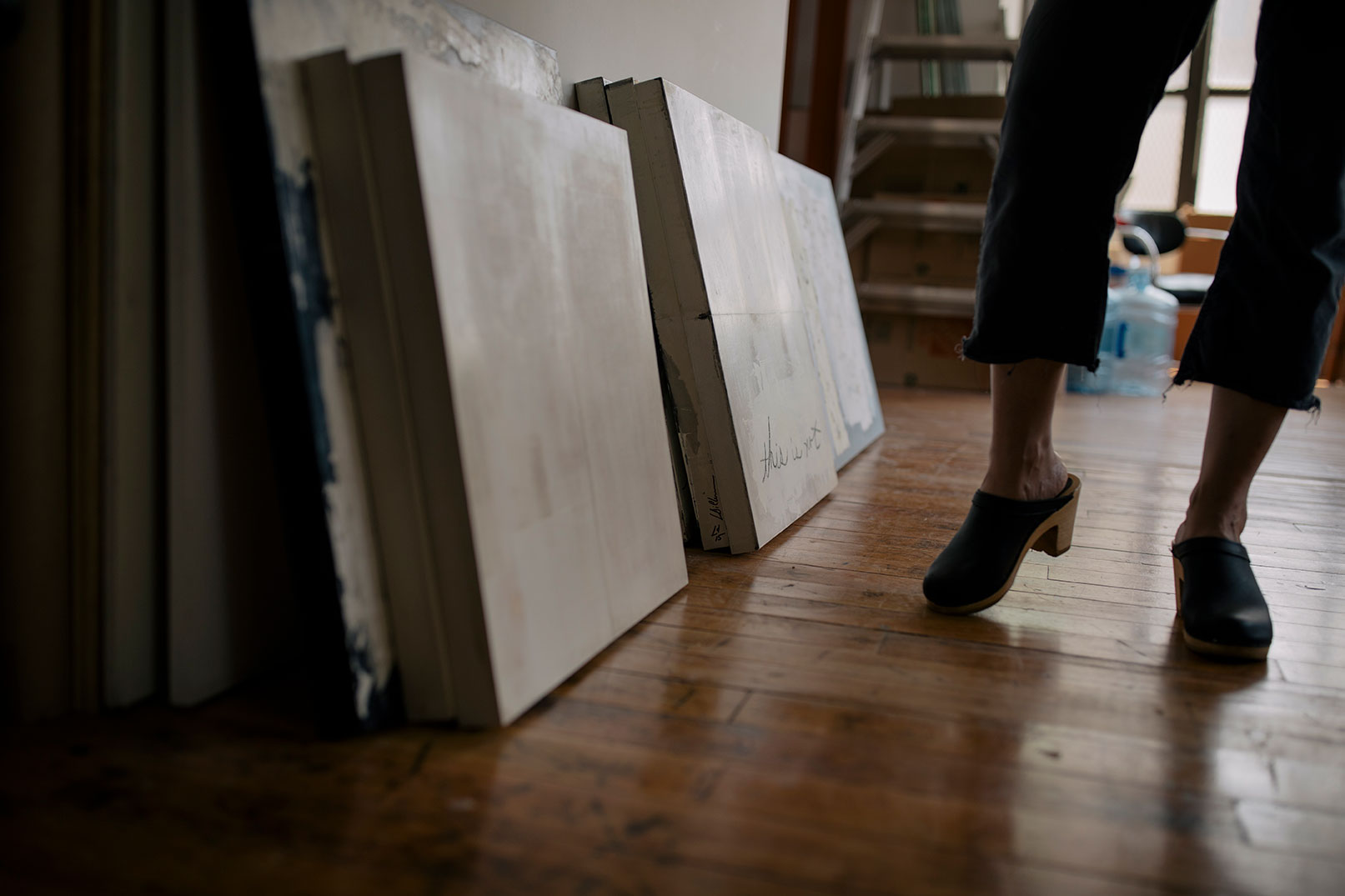 Lisa DiClerico primes and seals wood panels with handmade gessos | José A. Alvarado Jr. for The Daring